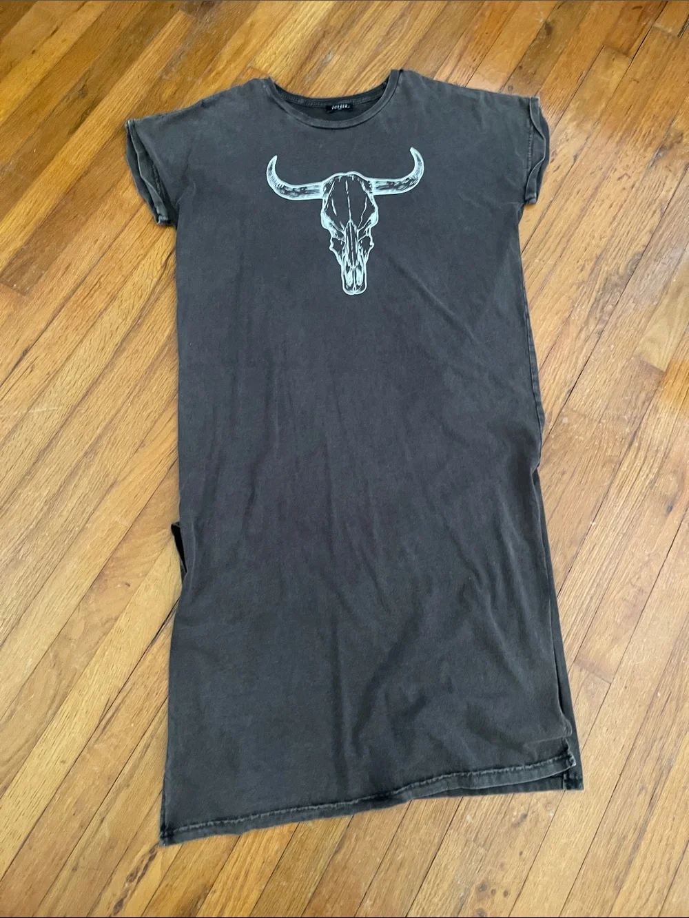Graphic Bull Skull Tee Dress in Faded Black/Grey M/L - Picture 5 of 5